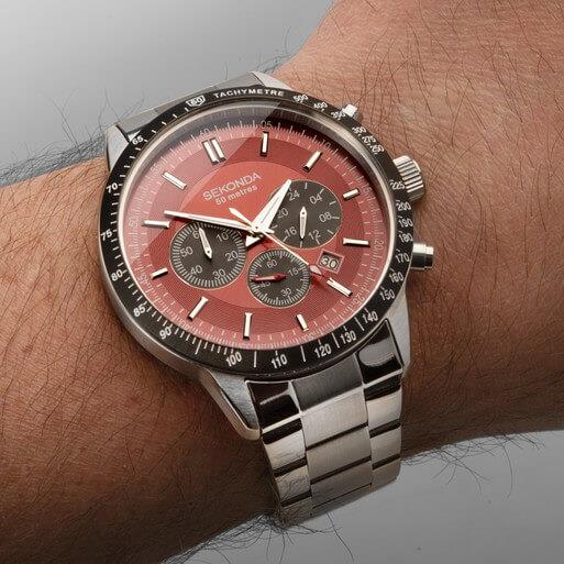 Silver Case With Red Dial & Stainless Steel Bracelet Men's Chronograph Watch