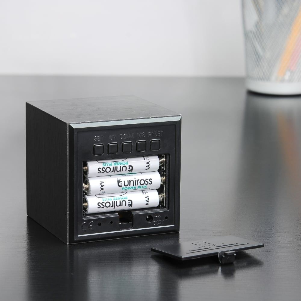 Cube Black Click Clock/Blue LED