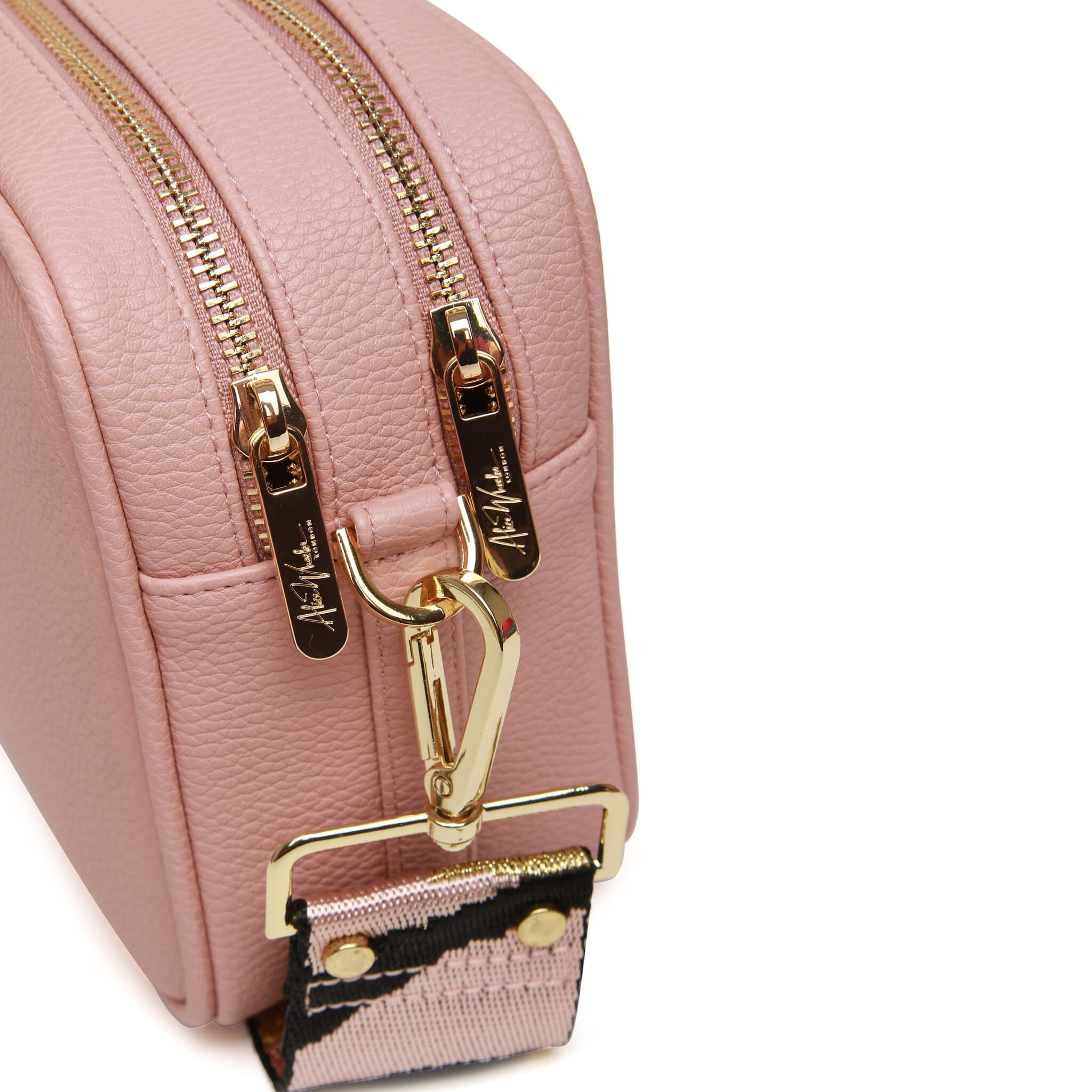 Soho Camera Cross Body Bag In Pink