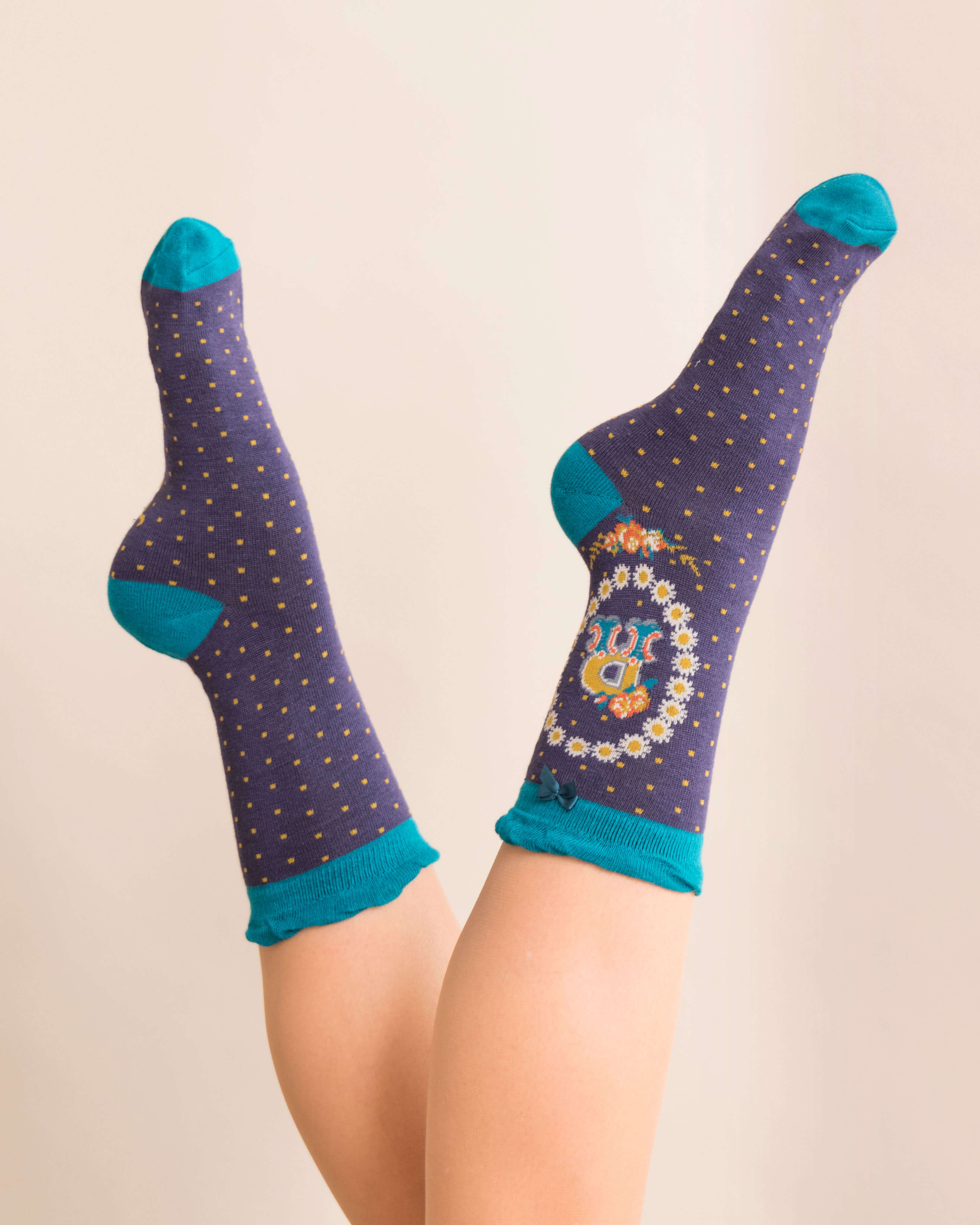A-Z Ankle Socks - Letter R