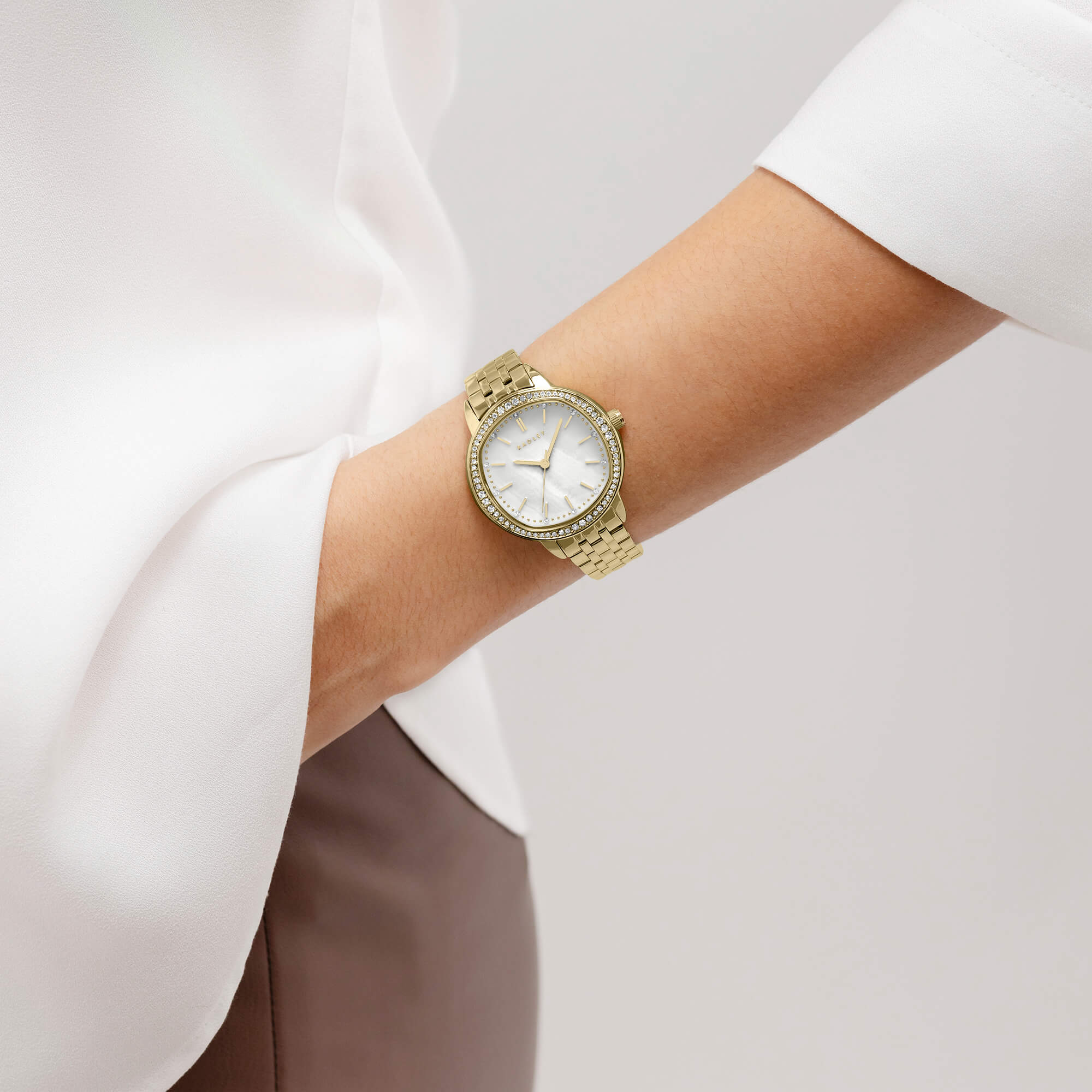 Gold Plated MOP Stone Set Dial With Bracelet Strap Watch