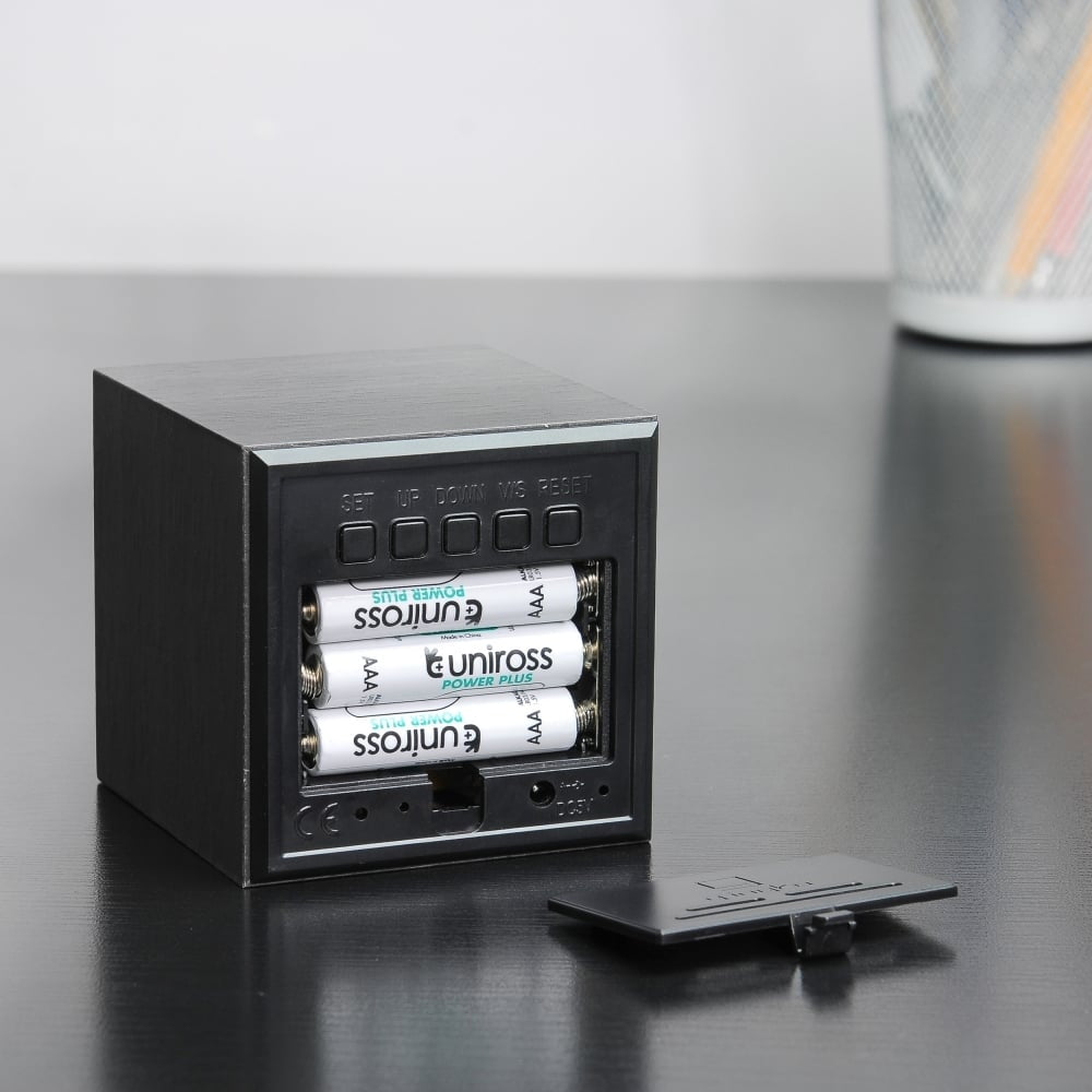 Cube Black Click Clock/Blue LED
