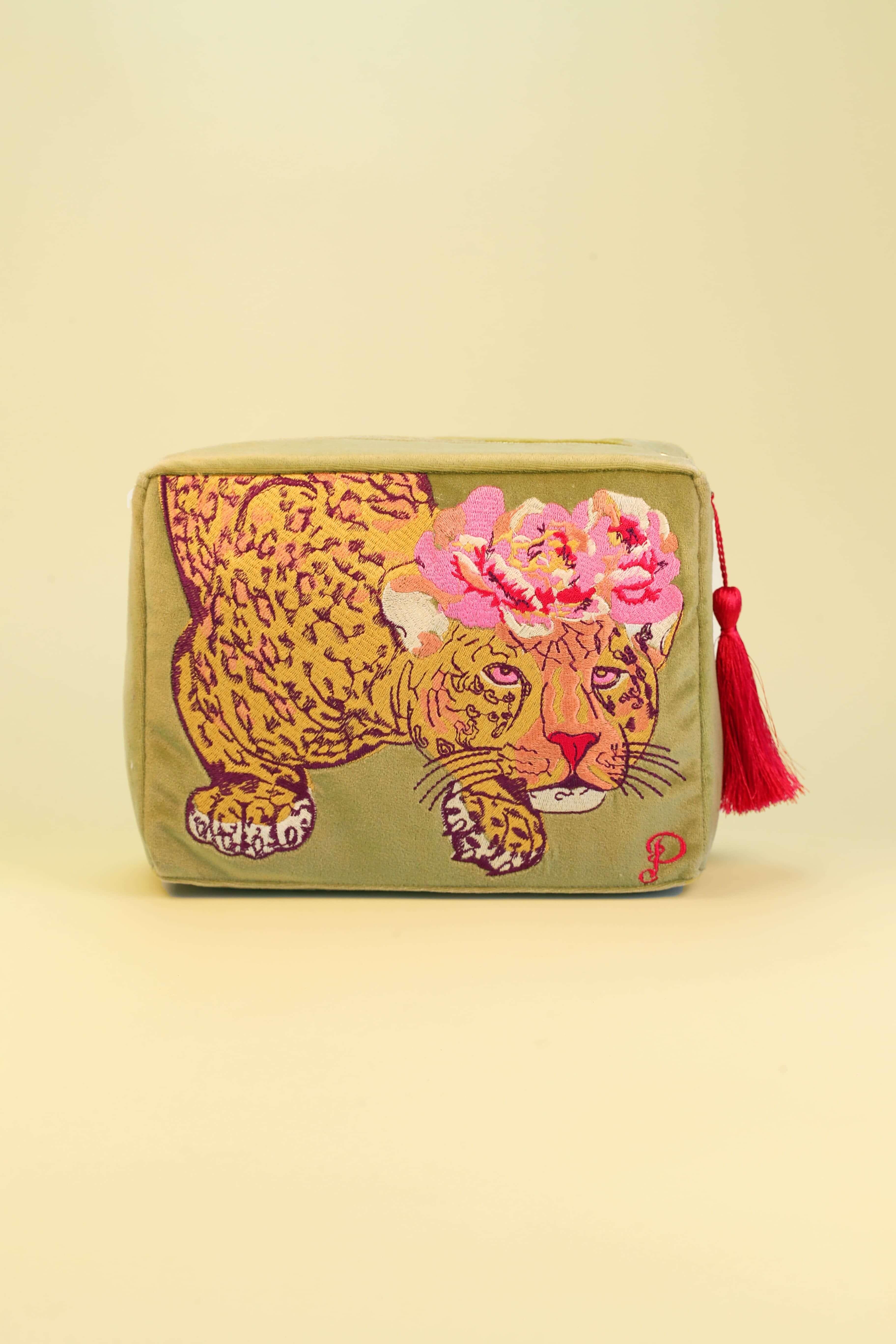 Climbing Leopard Velvet Wash Bag