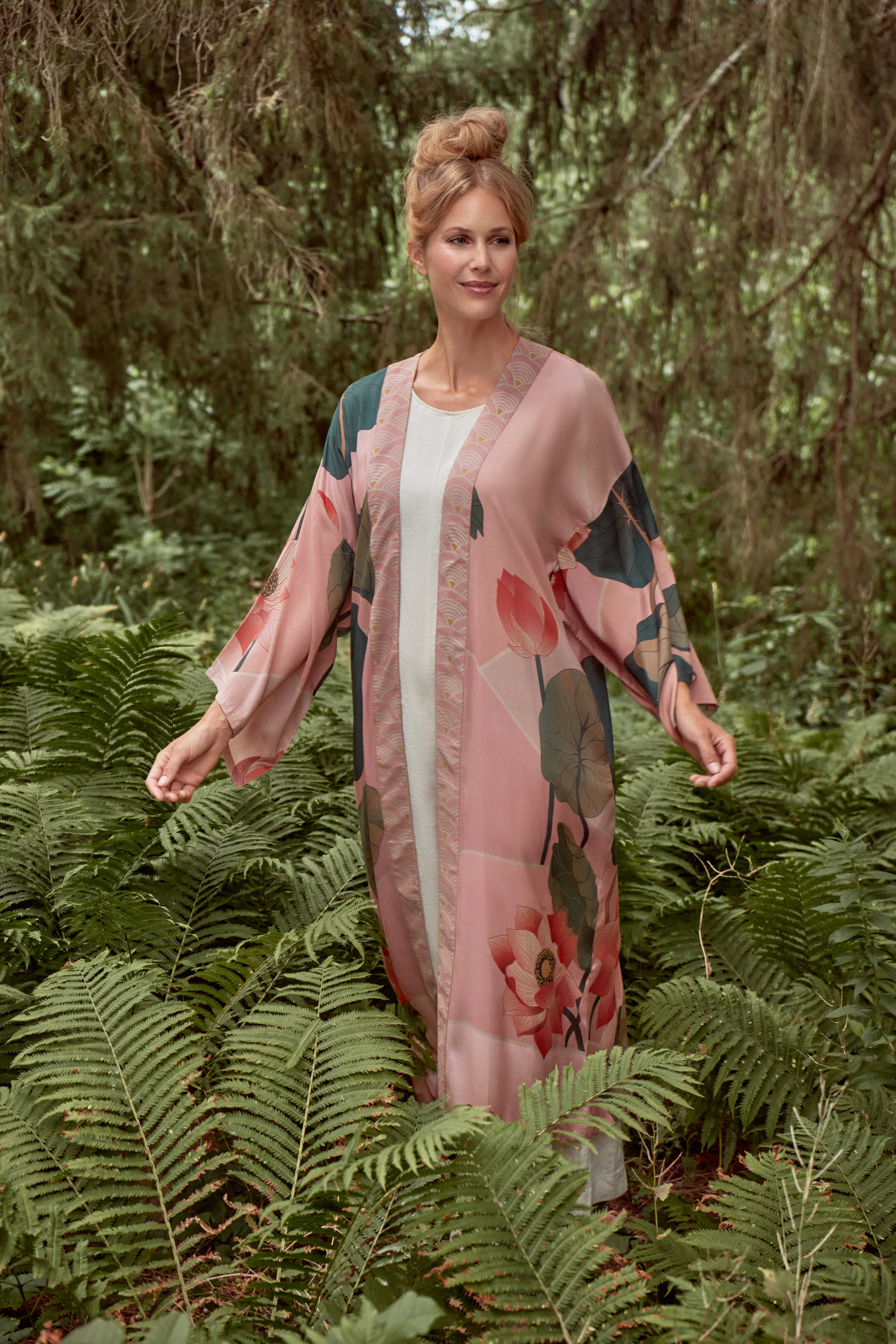 Crane at Sunrise Kimono Gown - Petal