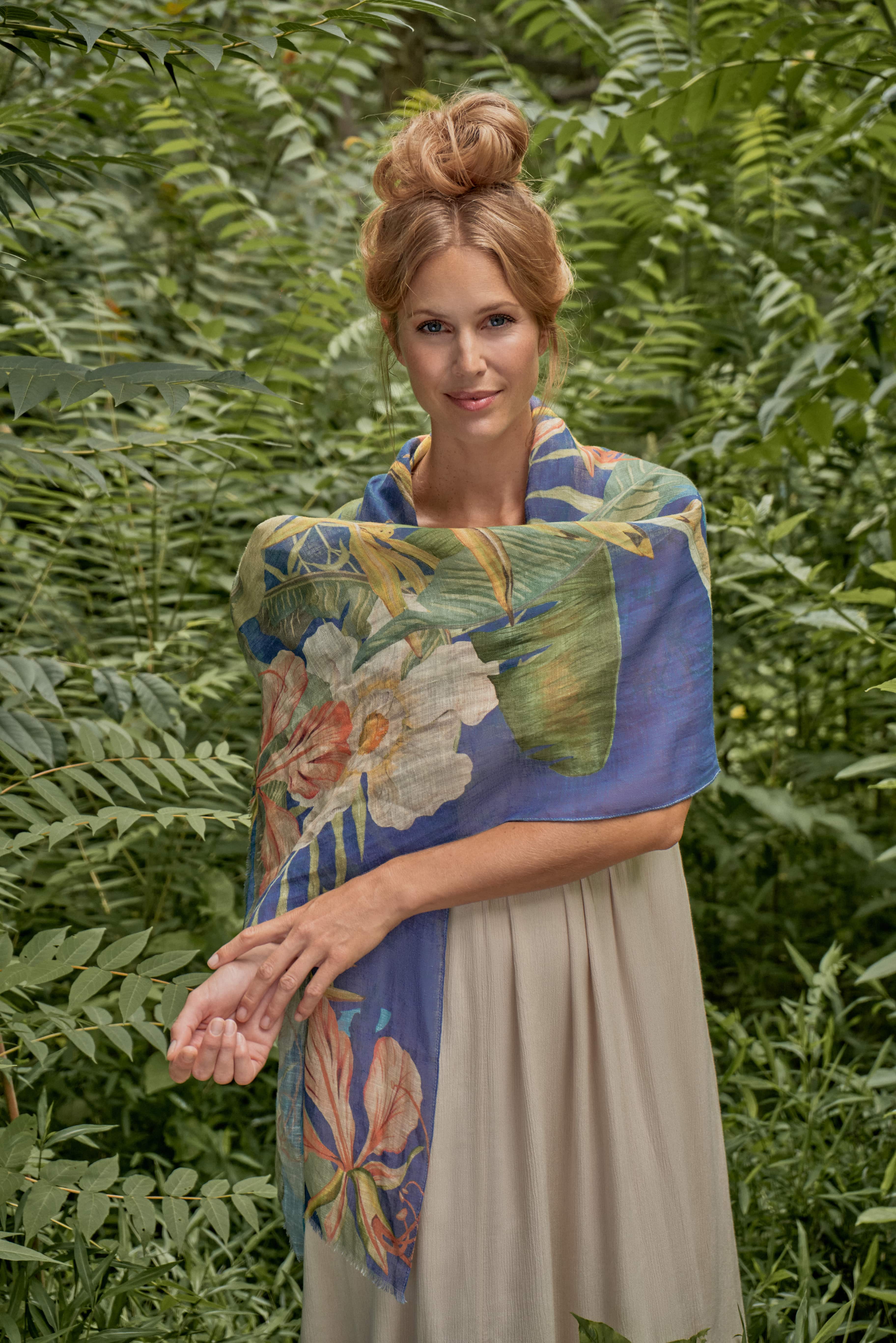 Delicate Tropics Linen Print Scarf - Indigo