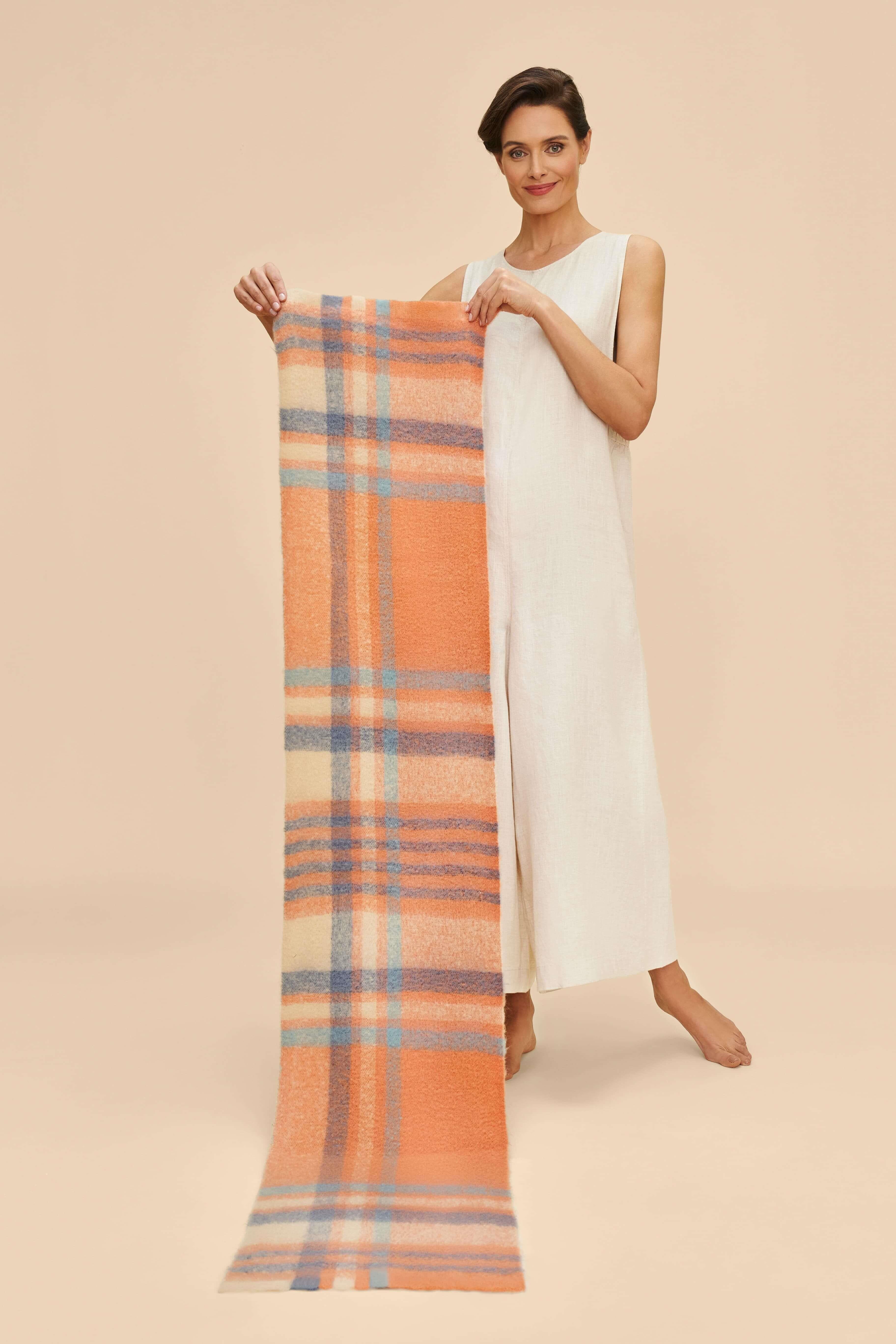 Brielle Cosy Scarf - Coral