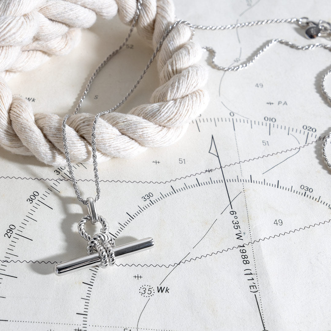 Marina Rope Knot T-Bar Grande Necklace