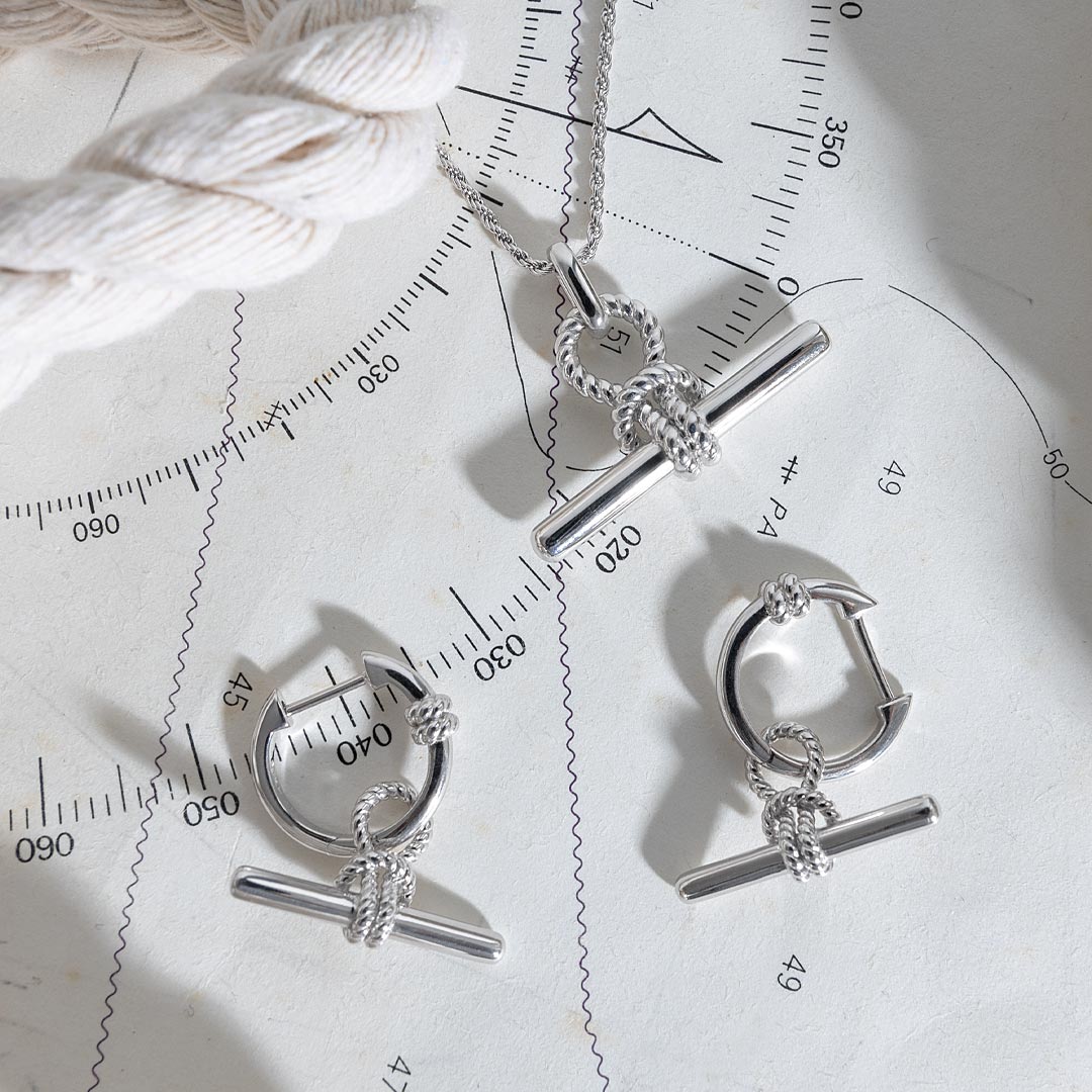 Marina Rope Knot T-Bar Grande Necklace