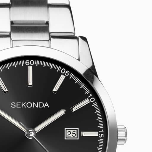 Silver Case With Black Dial & Stainless Steel Bracelet Mens Watch