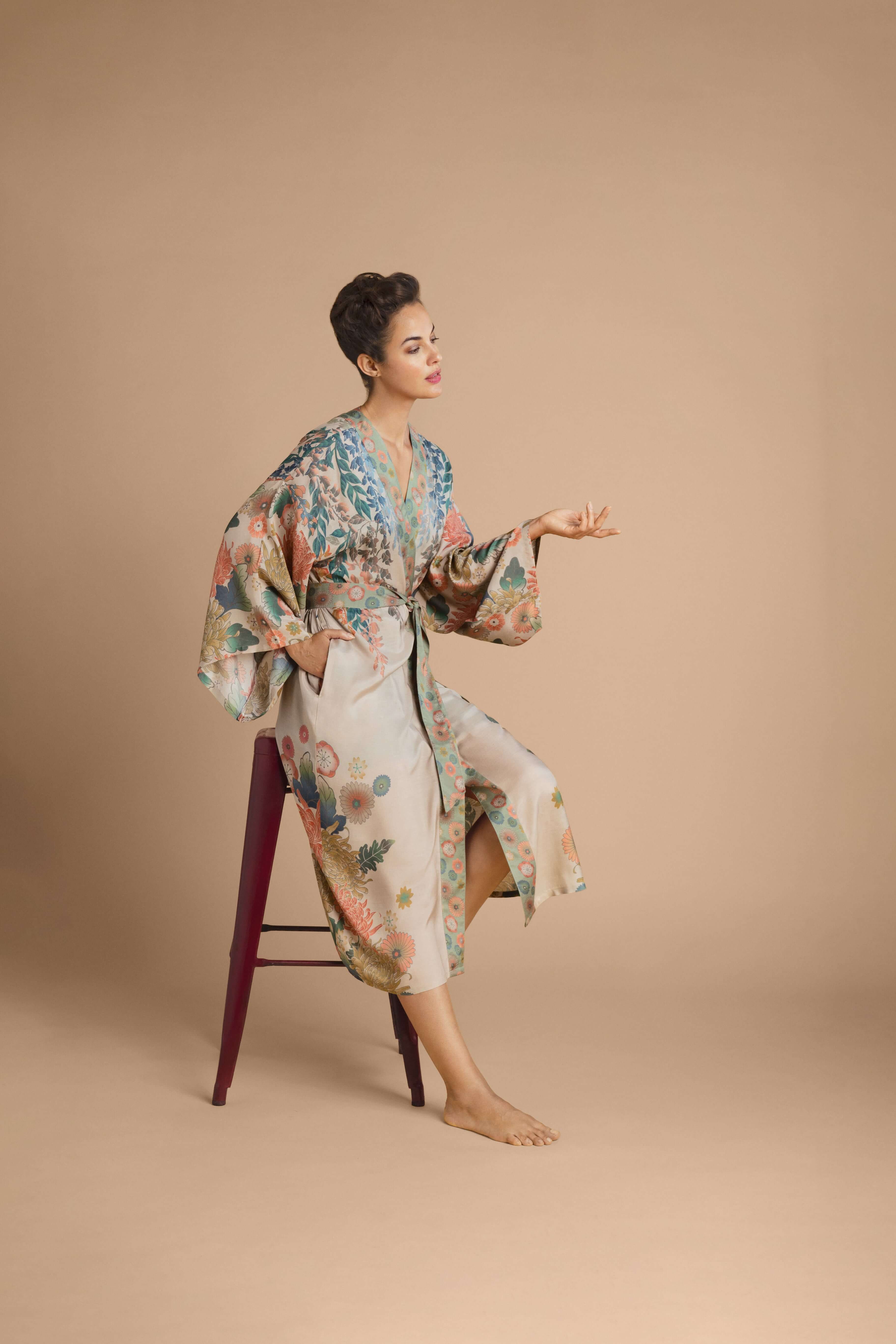 Trailing Wisteria Kimono Gown - Coconut